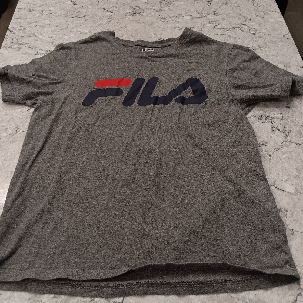 Fila mens medium gray t-shirt 👕